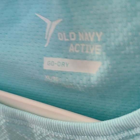 Active exercise top - Picture 2 of 3